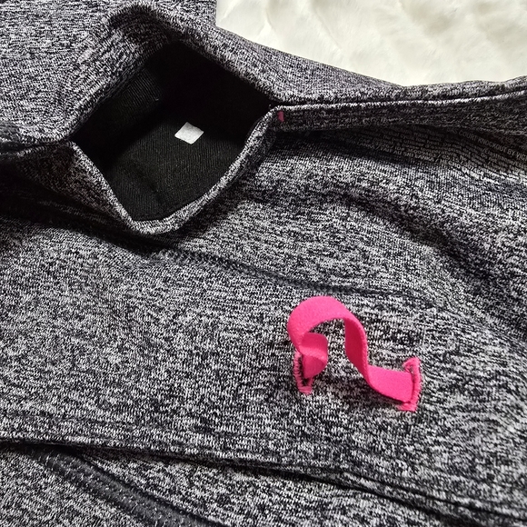 VSX Knock Out Crop Leggins. Marble Gray. Size S. - Picture 6 of 6